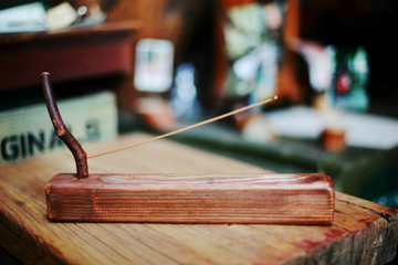 【有喜家居】手工香插线香松木香座古朴手雕制作长条造型收纳香灰