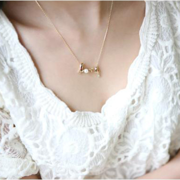 韩版LOVE字母镶钻珍珠项链时尚气质百搭短款项饰个性颈链锁骨链