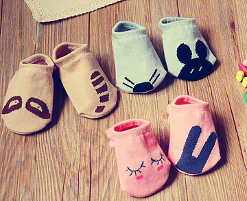 韩版儿童袜子不对称婴儿防滑地板袜子全棉短袜卡通图案宝宝船袜