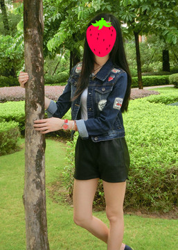 2015秋装新款韩版女装破洞贴标牛仔上衣个性徽章牛仔休闲短外套
