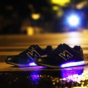 韩版情侣夜光鞋USB充电荧光LED发光鞋英伦透气板鞋七彩灯光潮鞋子