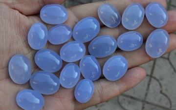 天然蓝玉髓 裸石戒面 颗粒大 颜色好 晶莹剔透 超值4元/克拉 特惠