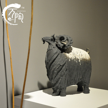万陶生肖羊摆件 绵羊家居装饰品摆设 手工陶瓷家居动物雕塑工艺品
