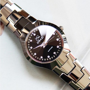 新款正品钨钢防水韩版时装手表女表时尚潮流水钻石英表女士手表