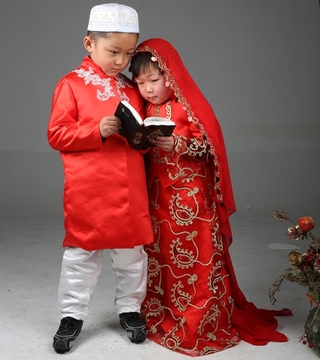 儿童穆斯林婚纱礼服影楼摄影儿童回族婚纱礼服实拍