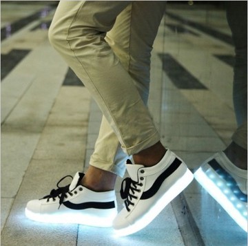 七彩发光鞋夜光鞋荧光鞋情侣款LED鞋韩版潮男女板鞋USB充电灯光鞋