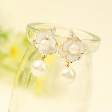 韩版珍珠花朵四叶草耳钉 耳环女耳饰品镶钻山茶花气质耳扣包邮