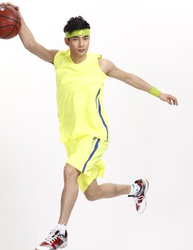 南京篮球服定制15336荧黄高端篮球服订做 印字印号企业logo南朋友